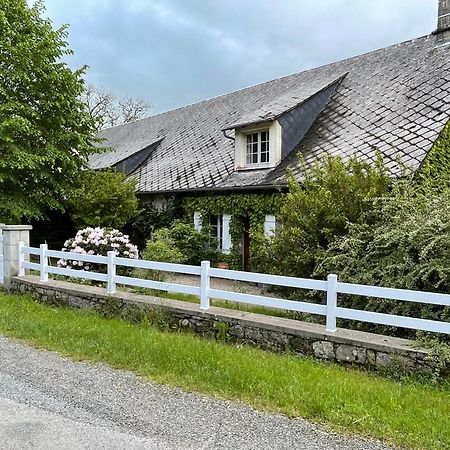 Une Pause En Correze Sarroux Exterior foto