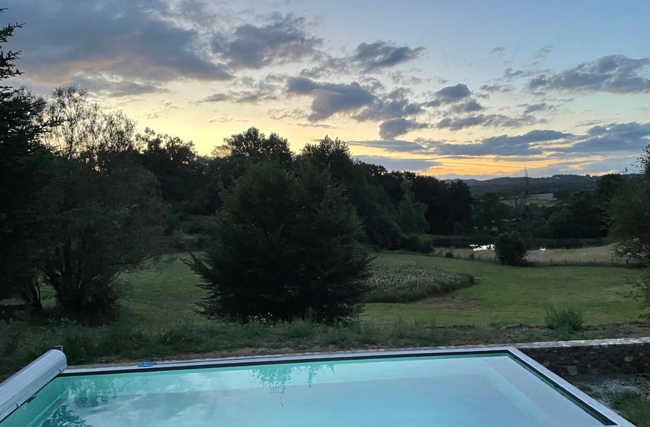 Une Pause En Correze Sarroux Exterior foto