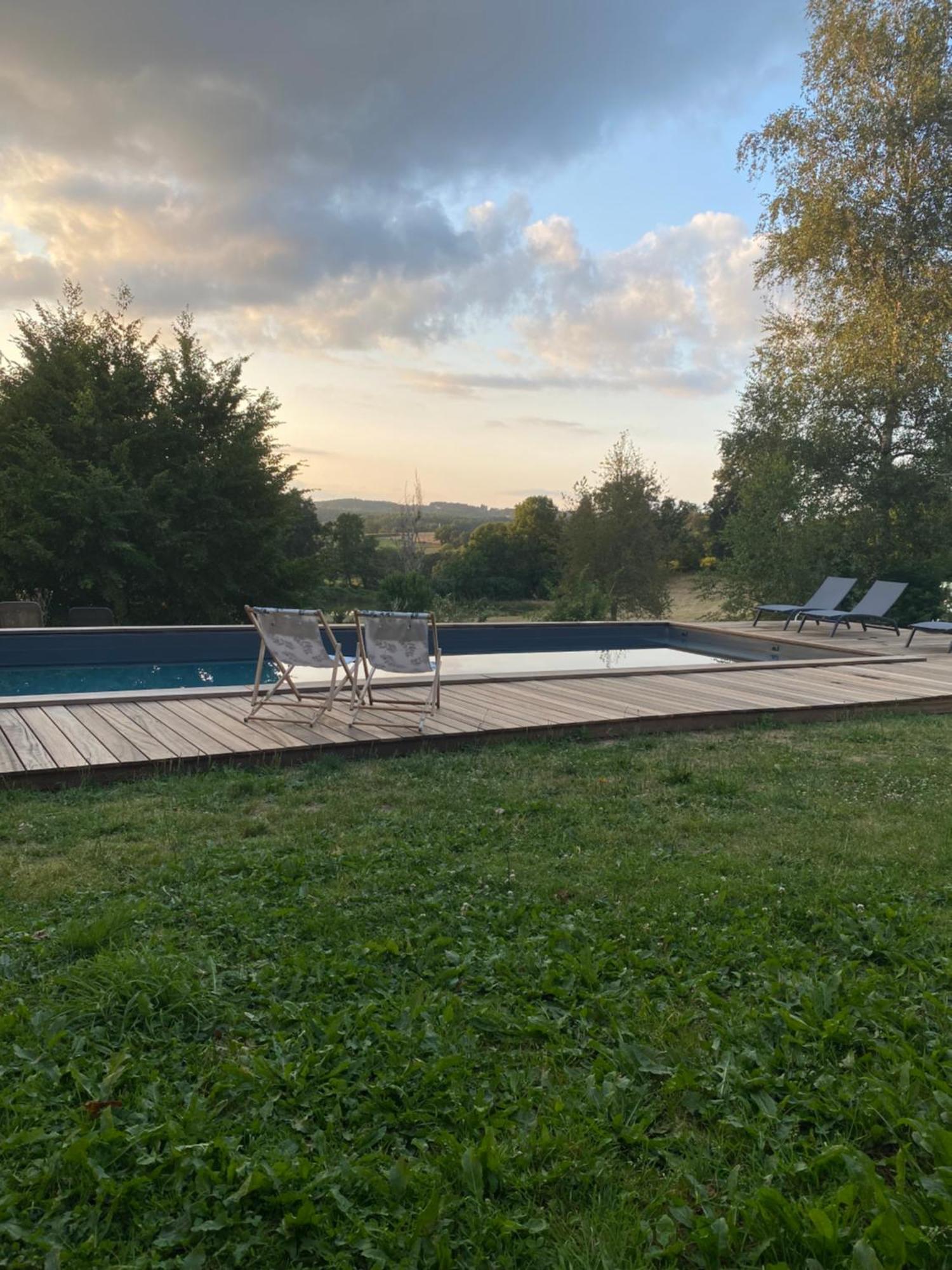 Une Pause En Correze Sarroux Exterior foto